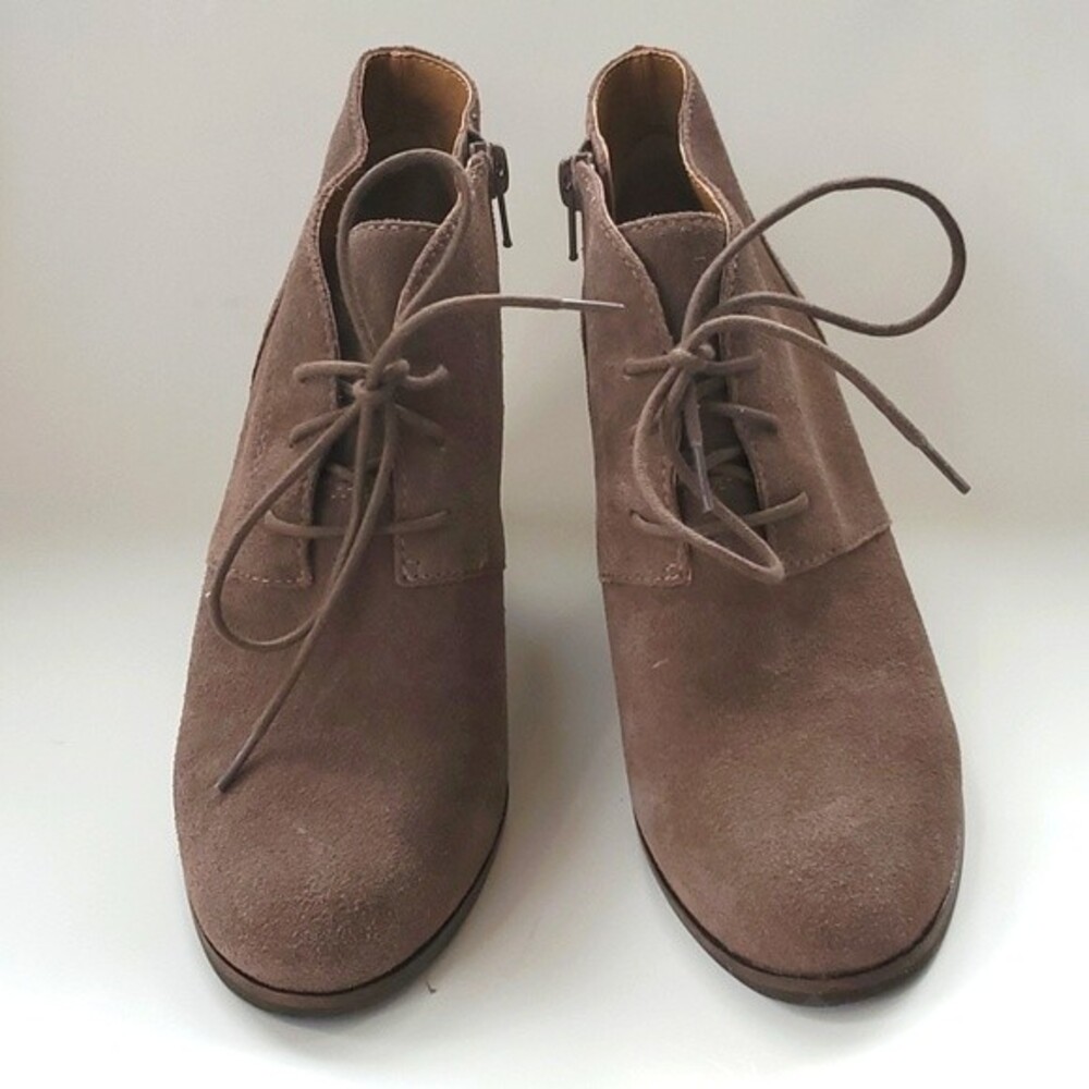 NWT LUCKY BRAND SHYLOW SUEDE TAUPE LACE UP WEDGE BOOTIES SIZE 7.5